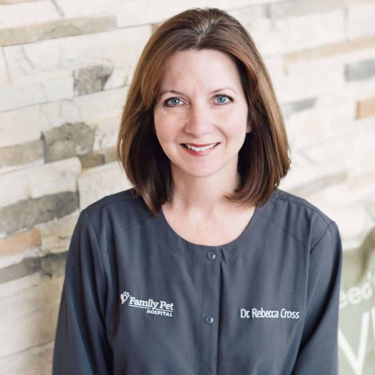 Dr-cross-family-pet-hospital-veterinarian (1)